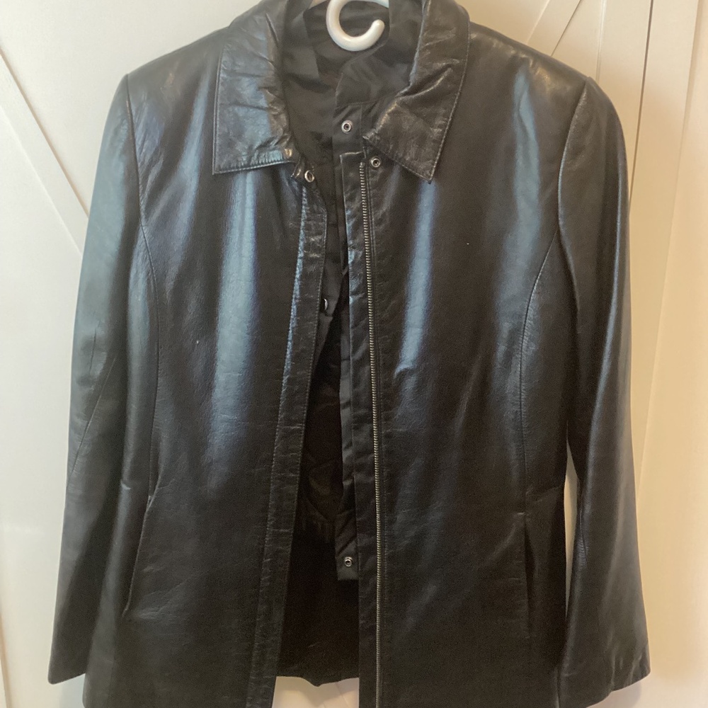 Women’s Black leather Danier zipper jacket and liner